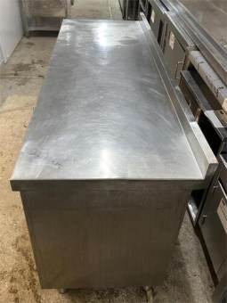 Ερμάριο Ανοξείδωτο Με 2 Ανοιγόμενες Πόρτες & Ενδιάμεσο Ράφι Μεταχειρισμένο